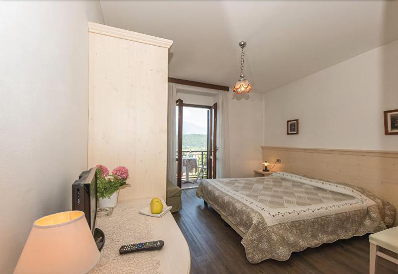 Albergo Antica Rosa เลวิโกแตร์เม ภายนอก รูปภาพ