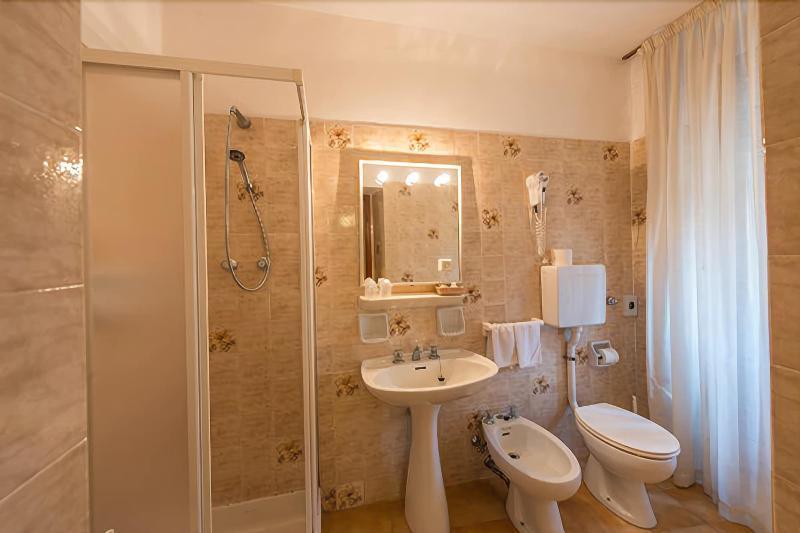 Albergo Antica Rosa เลวิโกแตร์เม ภายนอก รูปภาพ