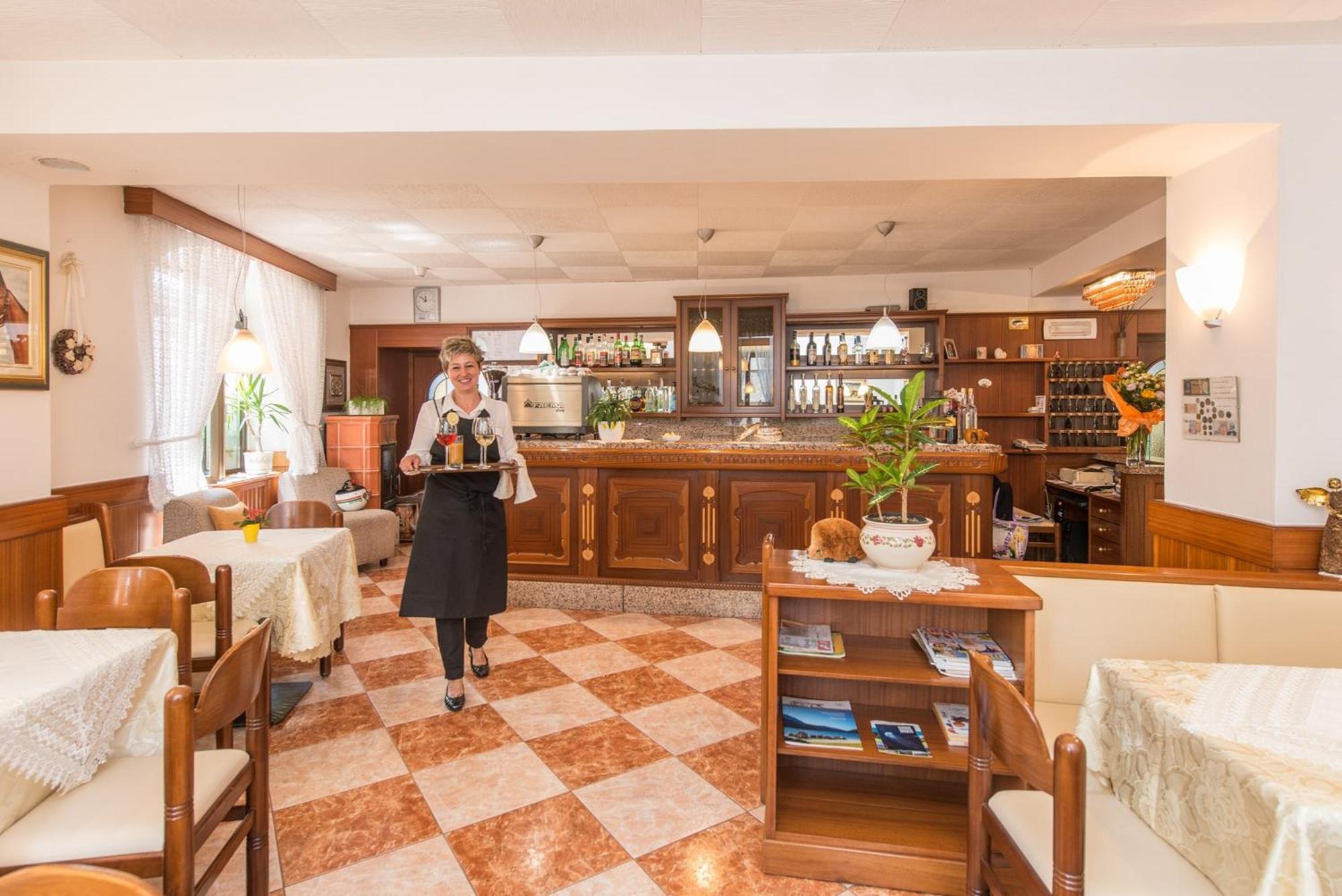 Albergo Antica Rosa เลวิโกแตร์เม ภายนอก รูปภาพ