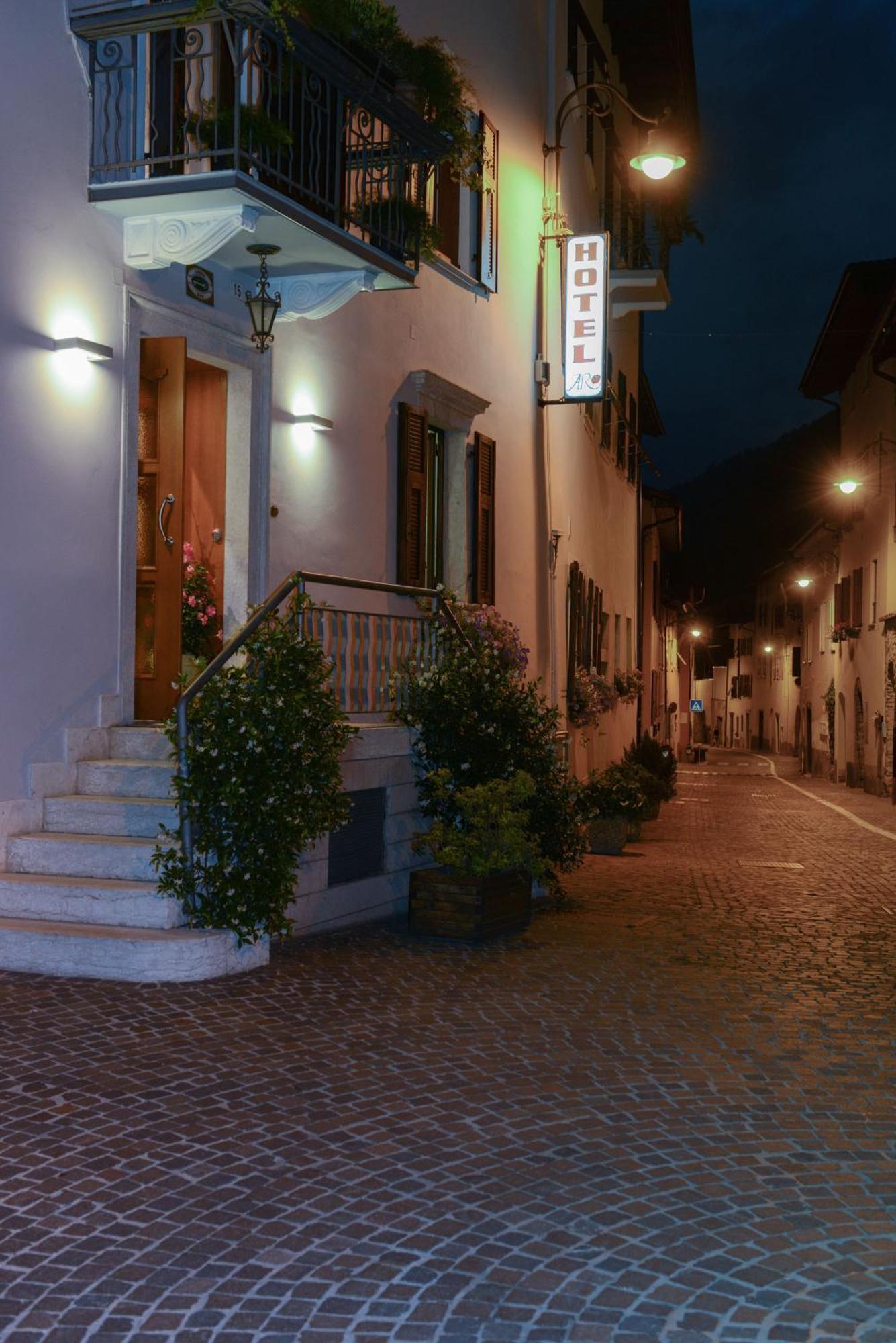 Albergo Antica Rosa เลวิโกแตร์เม ภายนอก รูปภาพ