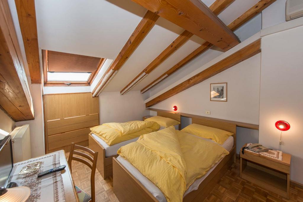 Albergo Antica Rosa เลวิโกแตร์เม ภายนอก รูปภาพ